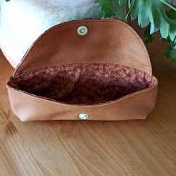 etui-a-lunettes-champêtre-caramel-vert-3