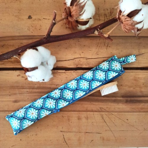 etui-a-brosse-dents-turquoise-1
