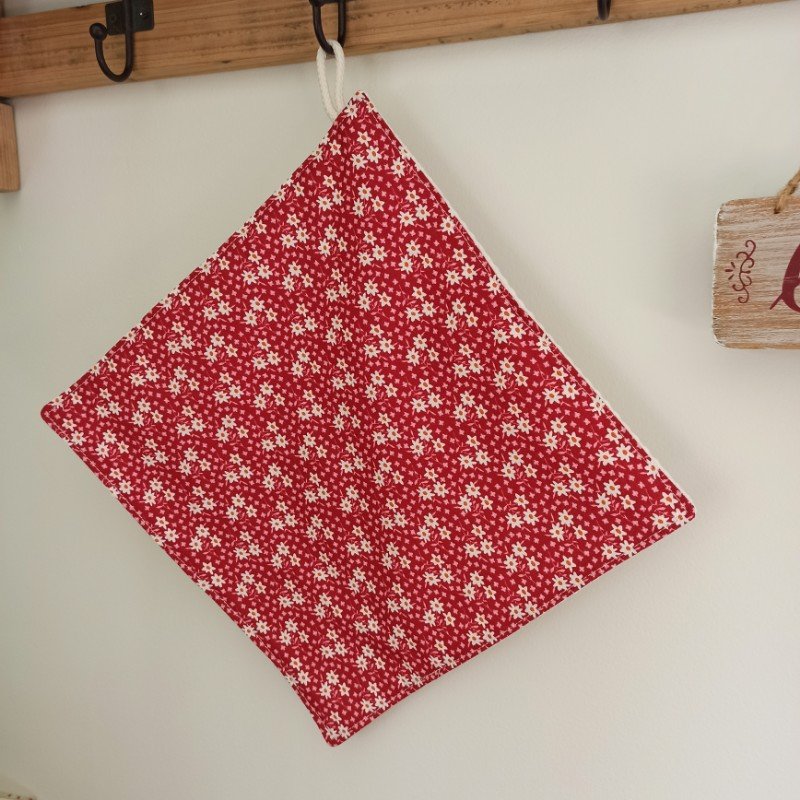 essuie-tout-simple-rouge-fleuri-2