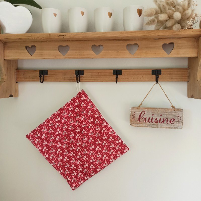 essuie-tout-simple-rouge-fleuri-1