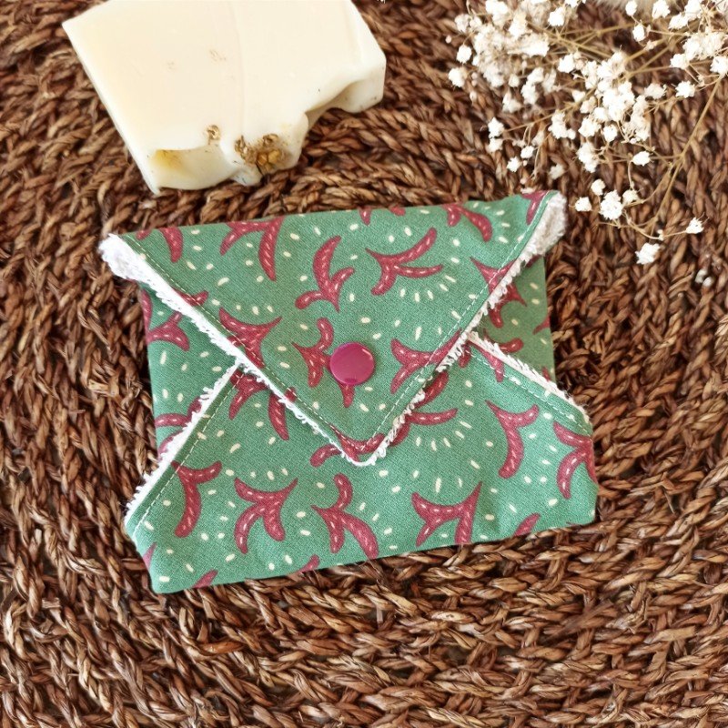 etui-a-savonnette-emeraude