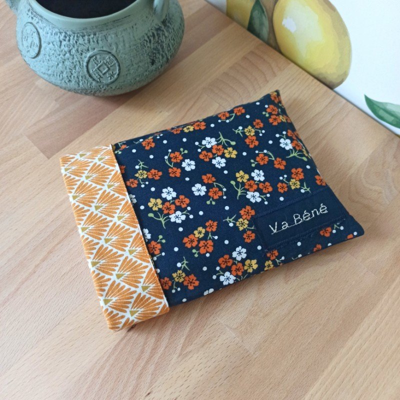 poche-a-livre-marine-orange-2