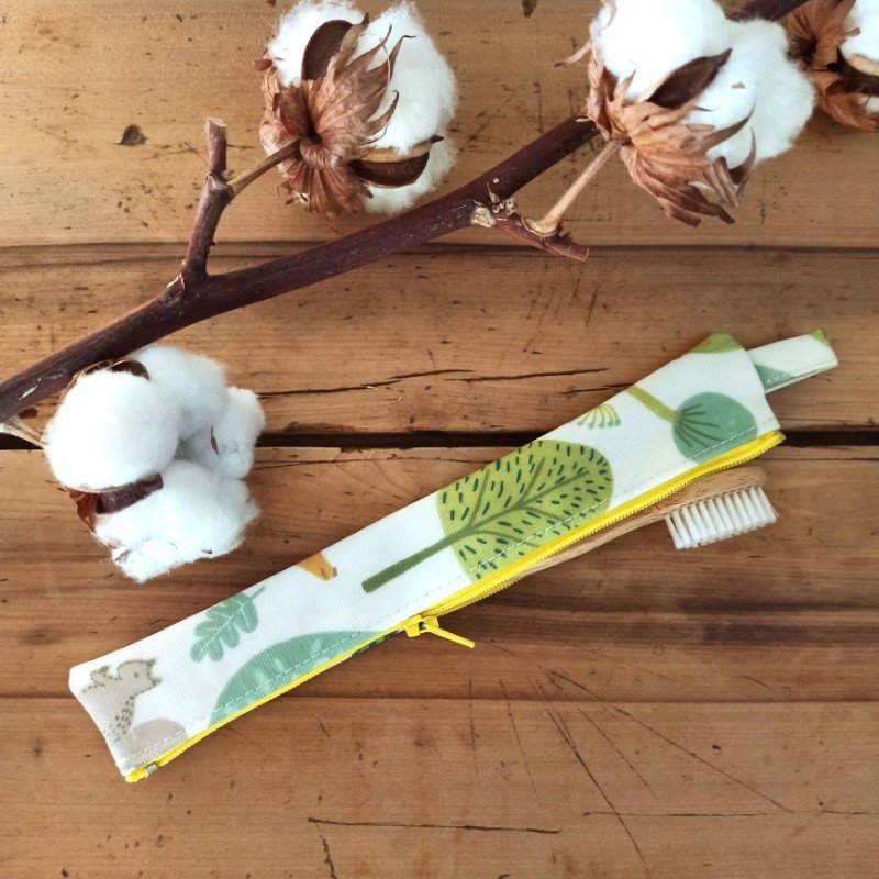 etui-a-brosse-a-dents-foret-1