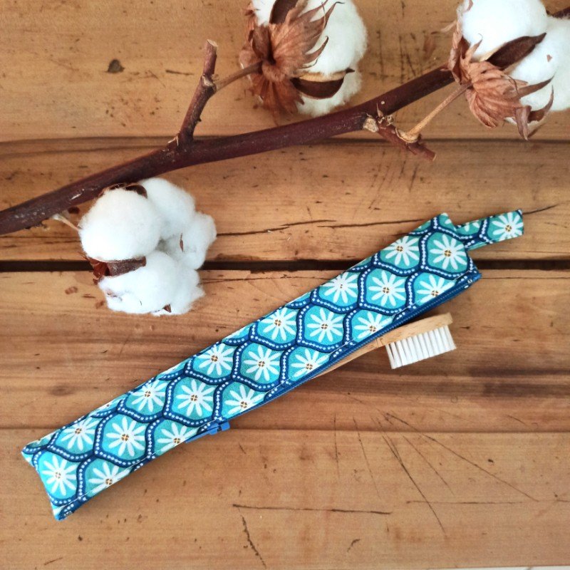 etui-a-brosse-dents-turquoise-1