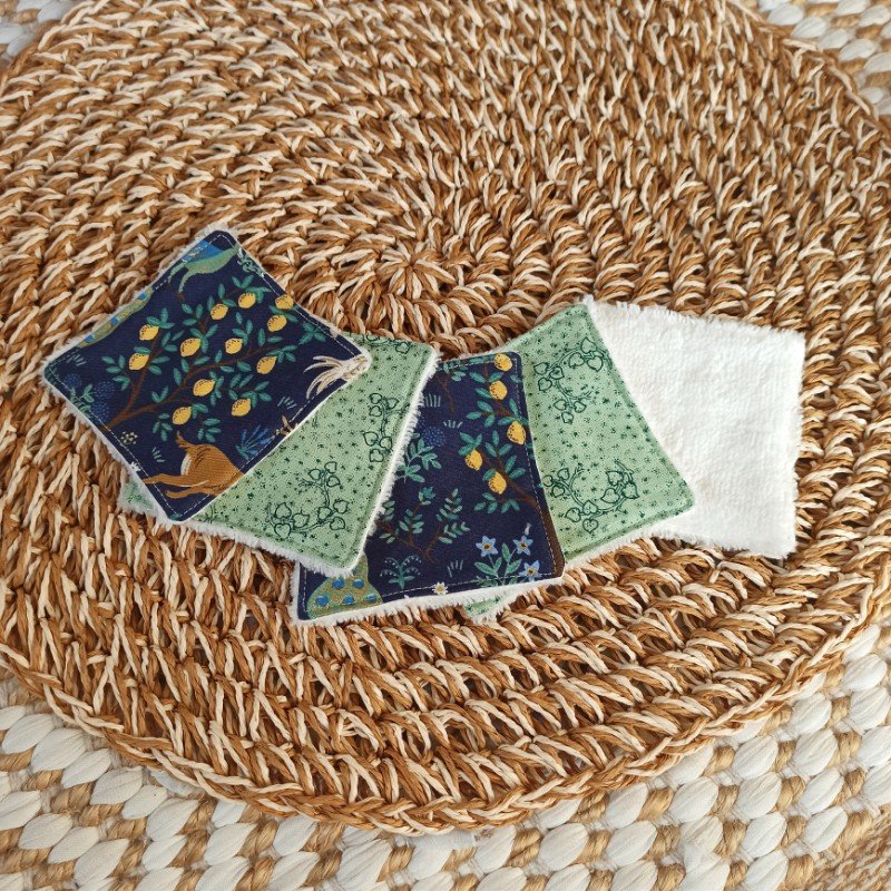 lingettes-demaquillantes-lavables-foret-bleu-marine-vert-dore